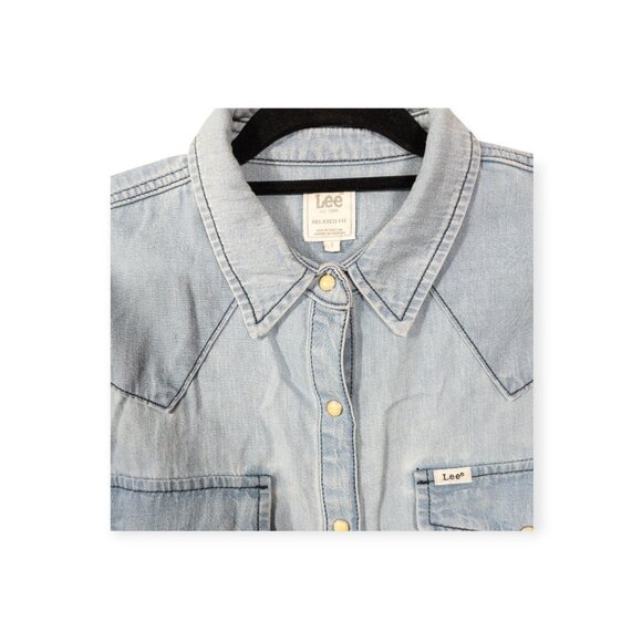 Lee Relaxed Fit Denim Crop Top Button Down Pockets SZ S Light Blue Long Sleeve - Picture 10 of 11